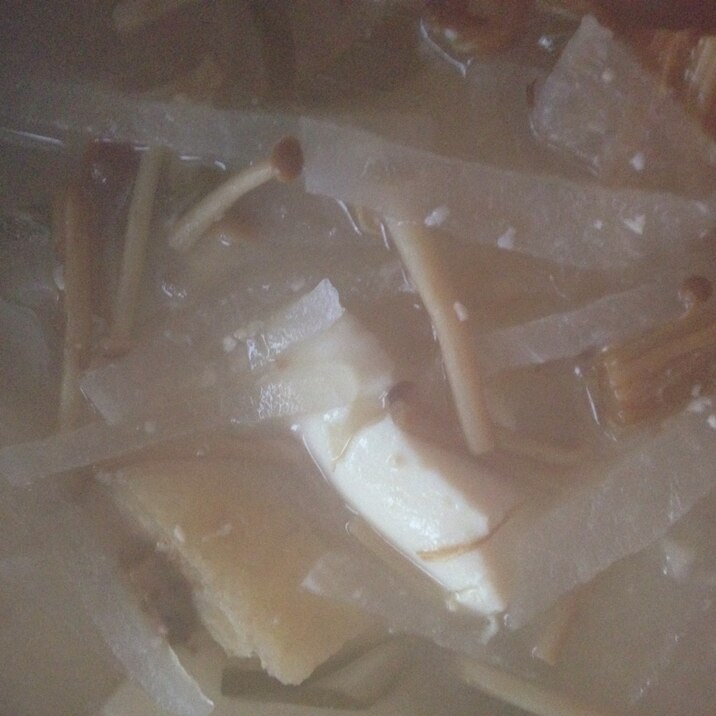 大根とえのきと豆腐と油揚げの味噌汁 レシピ 作り方 By Tommeg12 楽天レシピ 大根とえのきと豆腐と油揚げの味噌汁 レシピ 作り方 By Tommeg12 楽天レシピ